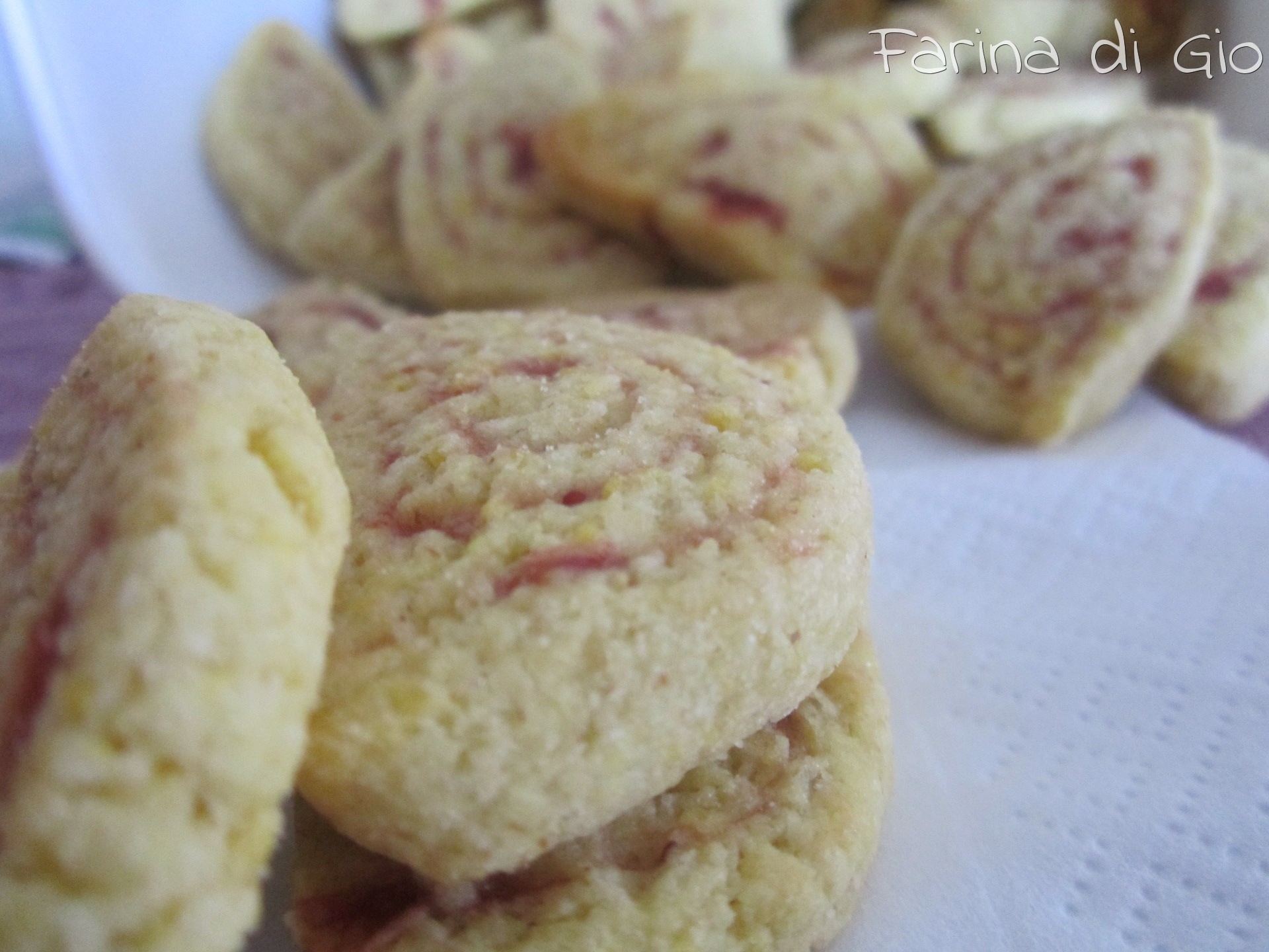 biscotti con marmellata