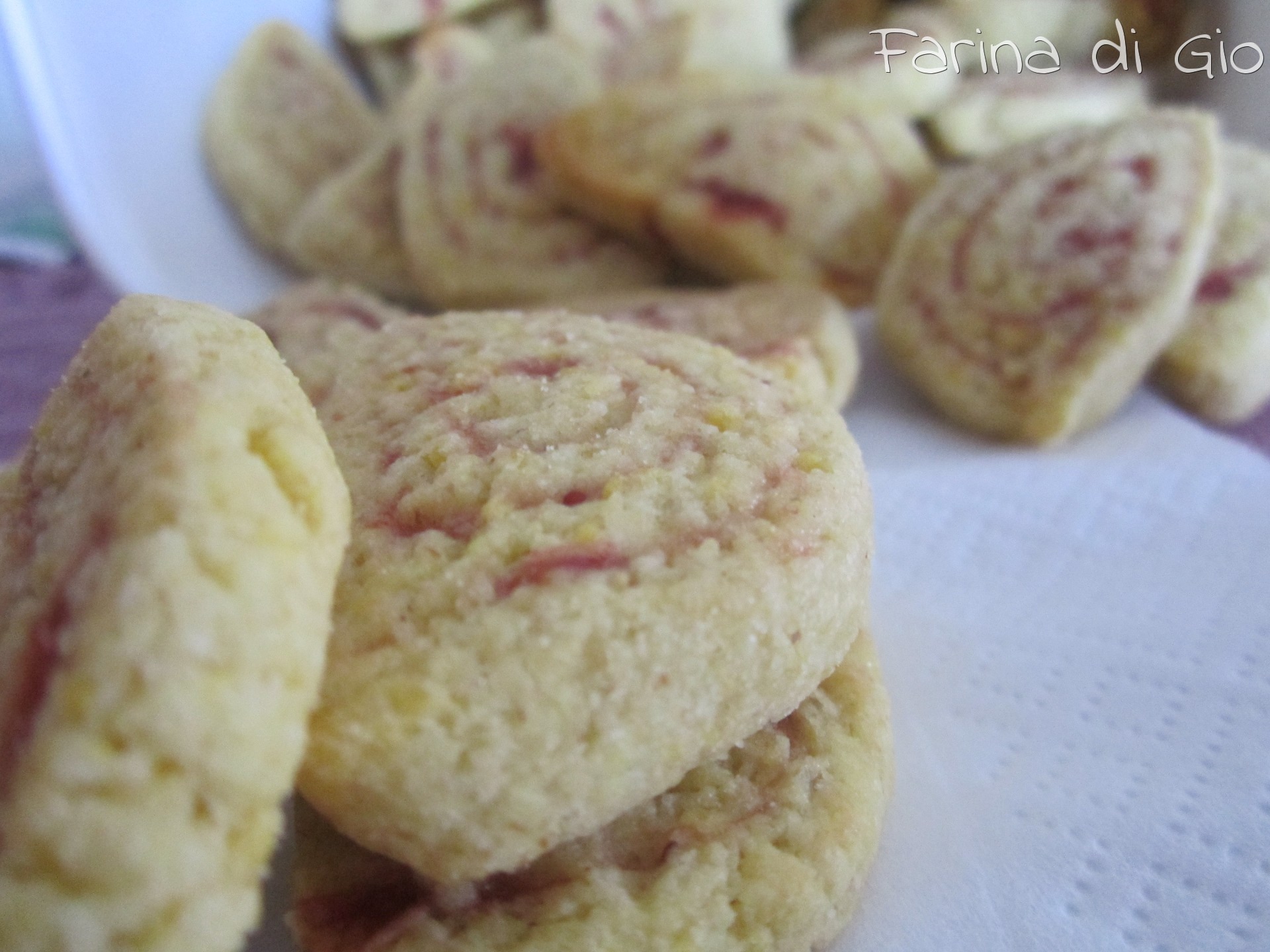 biscotti con marmellata