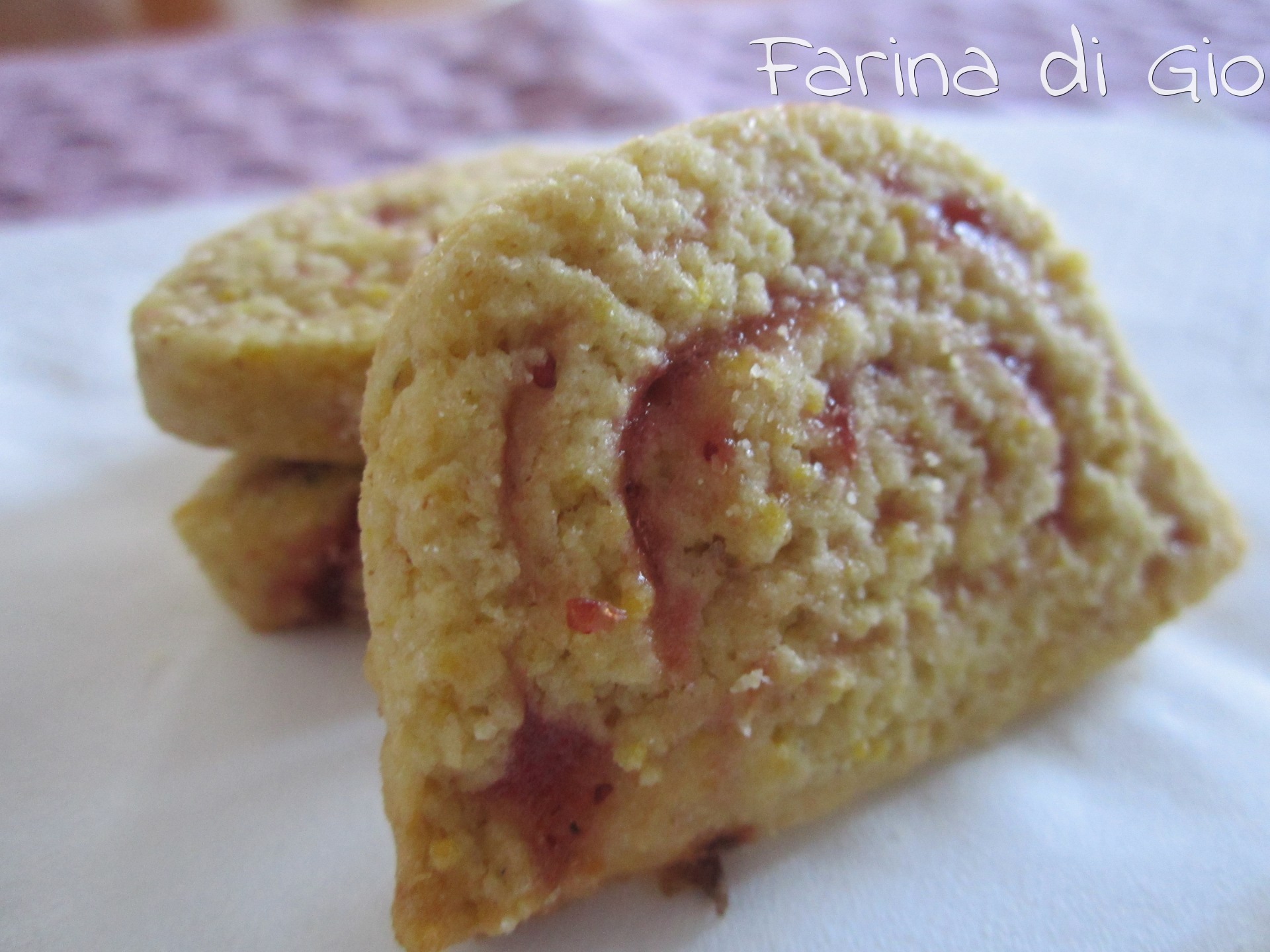 biscotti con marmellata