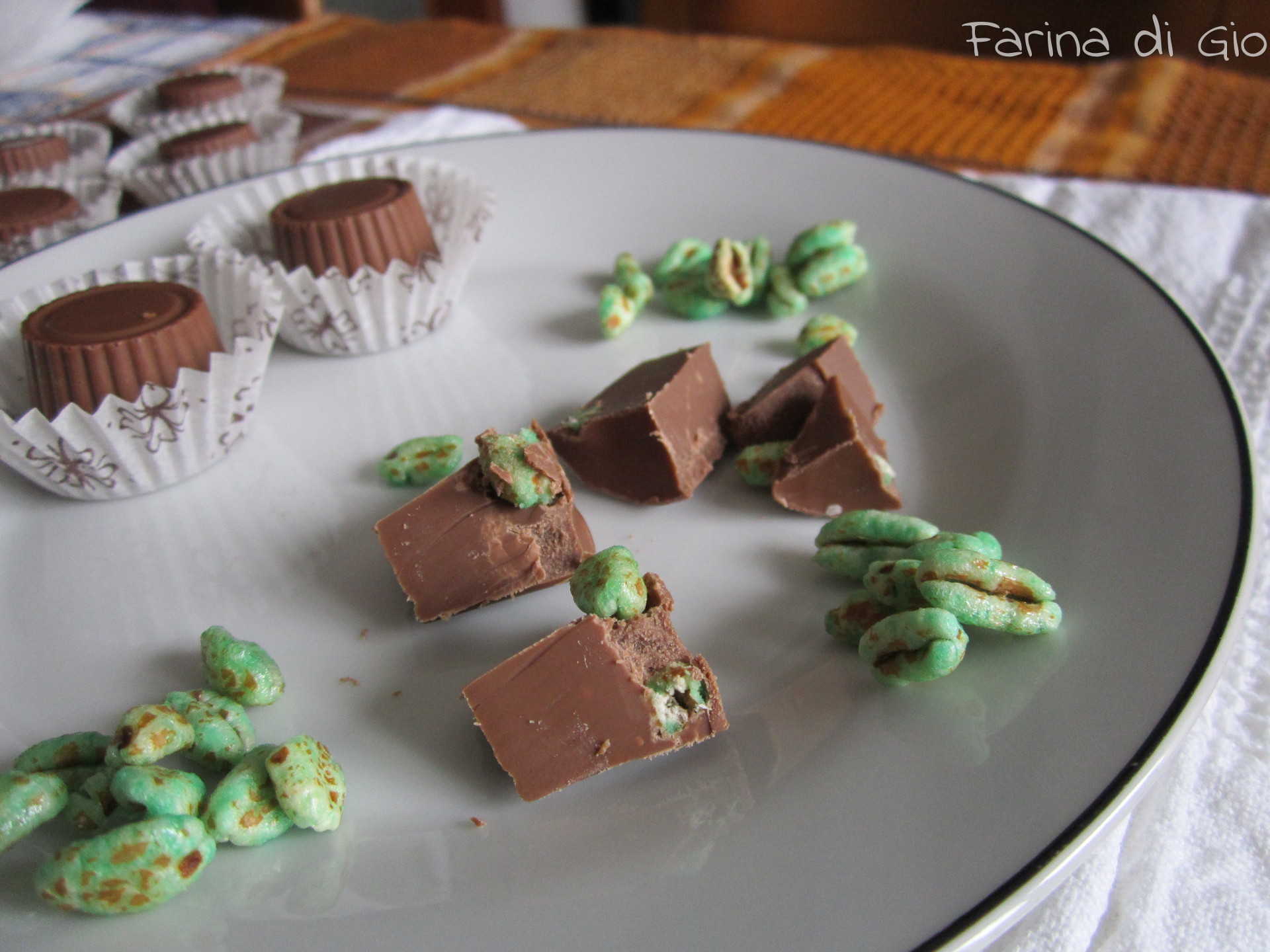 cioccolatini di farro soffiato e menta