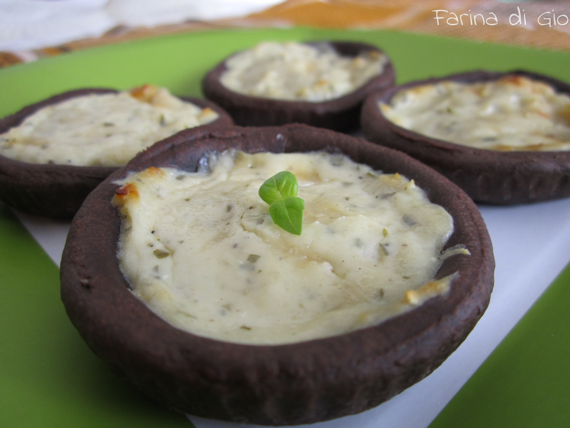 tartine salate al cacao e formaggio