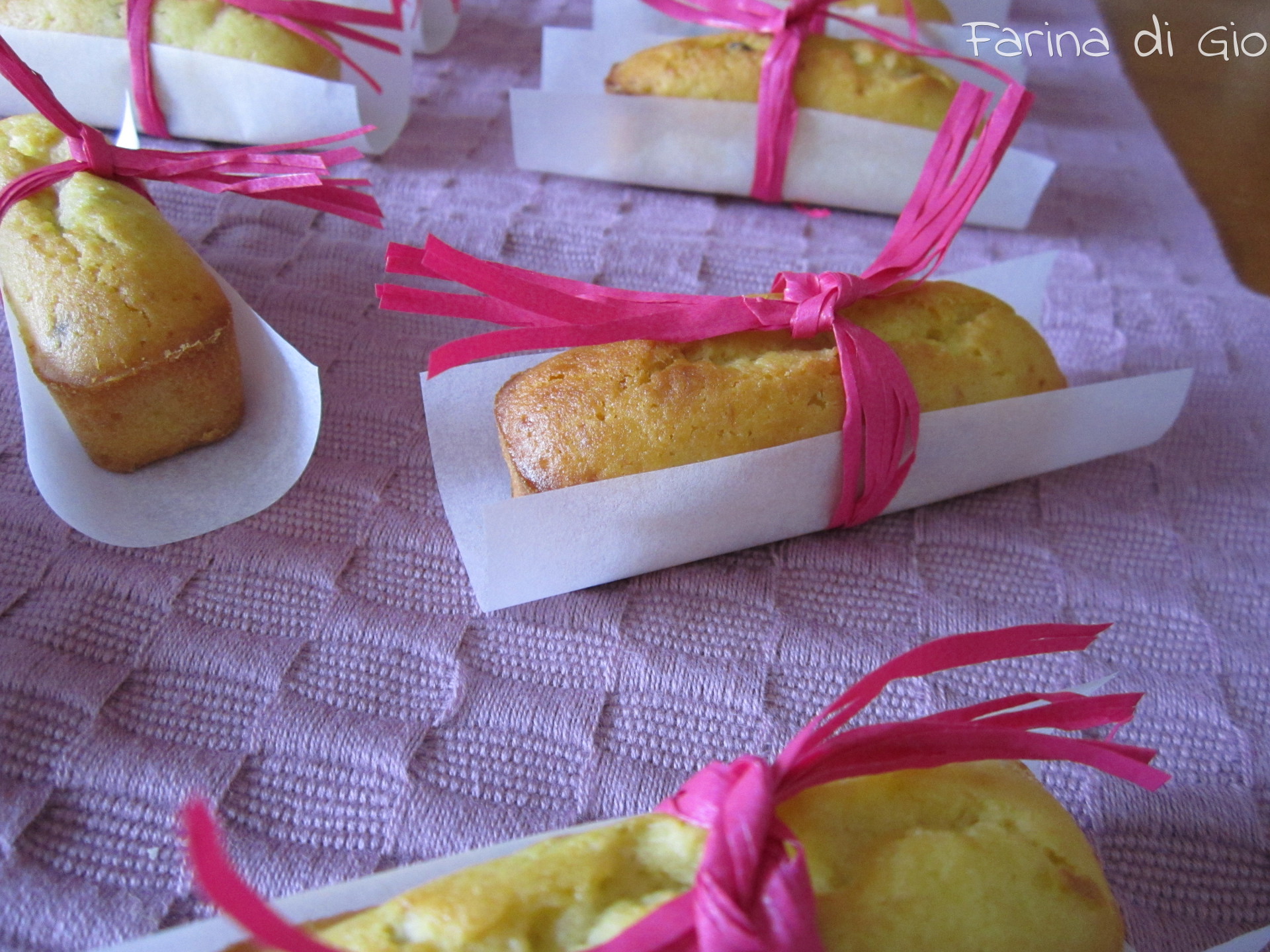 mini plum cake