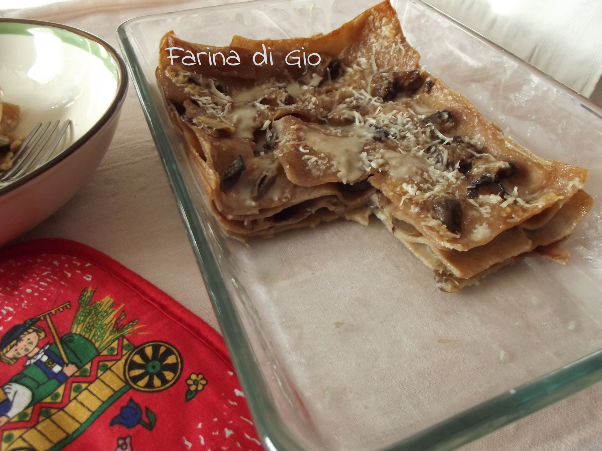 Lasagne di farro con champignon, radicchio e panna di avena