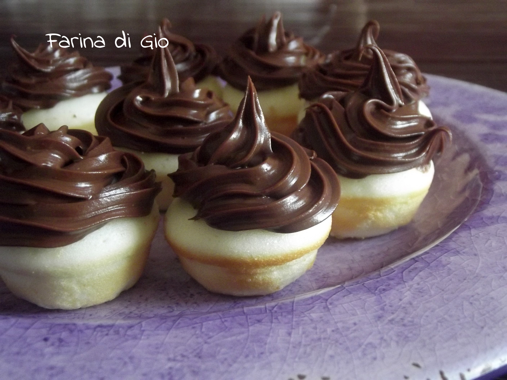 Cupcakes senza glutine con la macchina per cupcakes